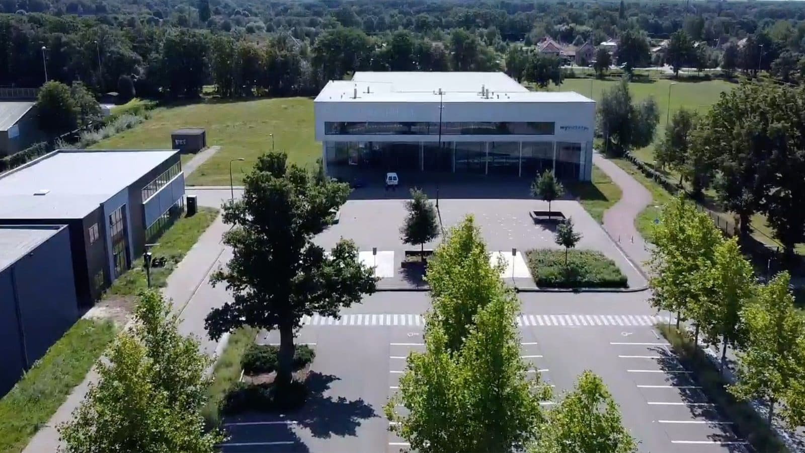 Luftaufnahme des Starworld-Gebäudes in Enschede